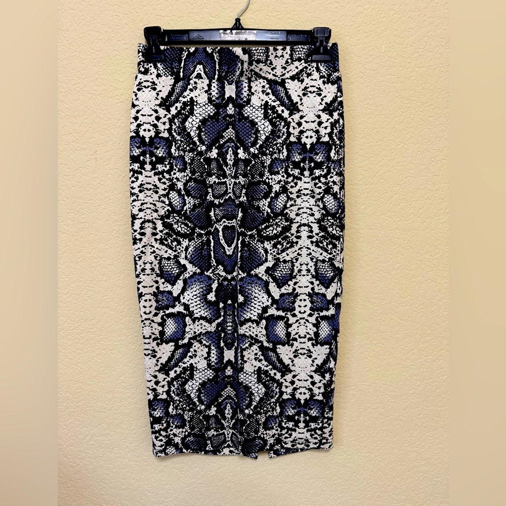 Gianni Bini Black, White & Blue Snake-Print Pencil Skirt